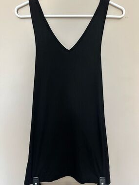 SIMPLE Suzanne Betro Black Sleeveless Tank